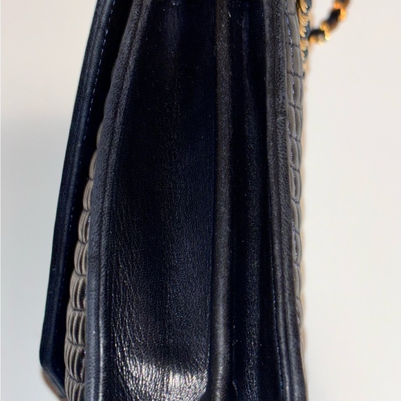 Authentic Bally Leather Quilted Crossbody Handbag/Purse Gold Chainstrap Mint - Picture 6 of 15